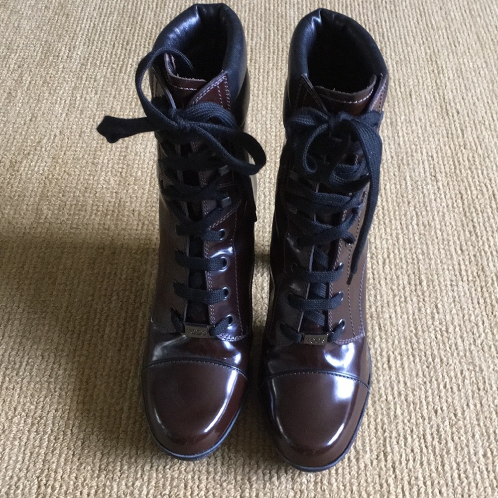 Tod’s brown/black leather high heeled ankle boots